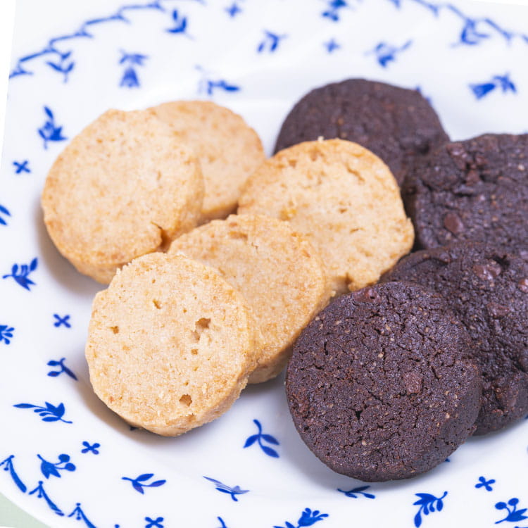 27大アレルゲンフリーのプレーンとチョコレートクッキー