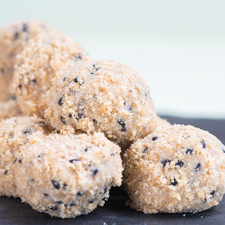 米粉スノーボール（セサミ）